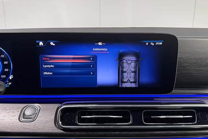 Sort Mercedes EQV fra 2025