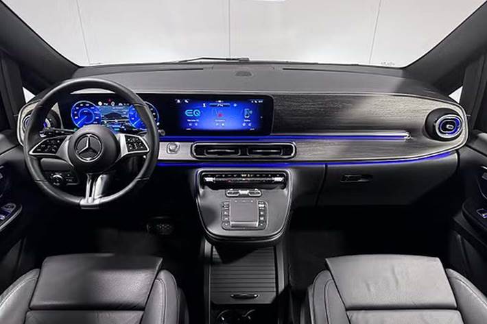 Sort Mercedes EQV fra 2025