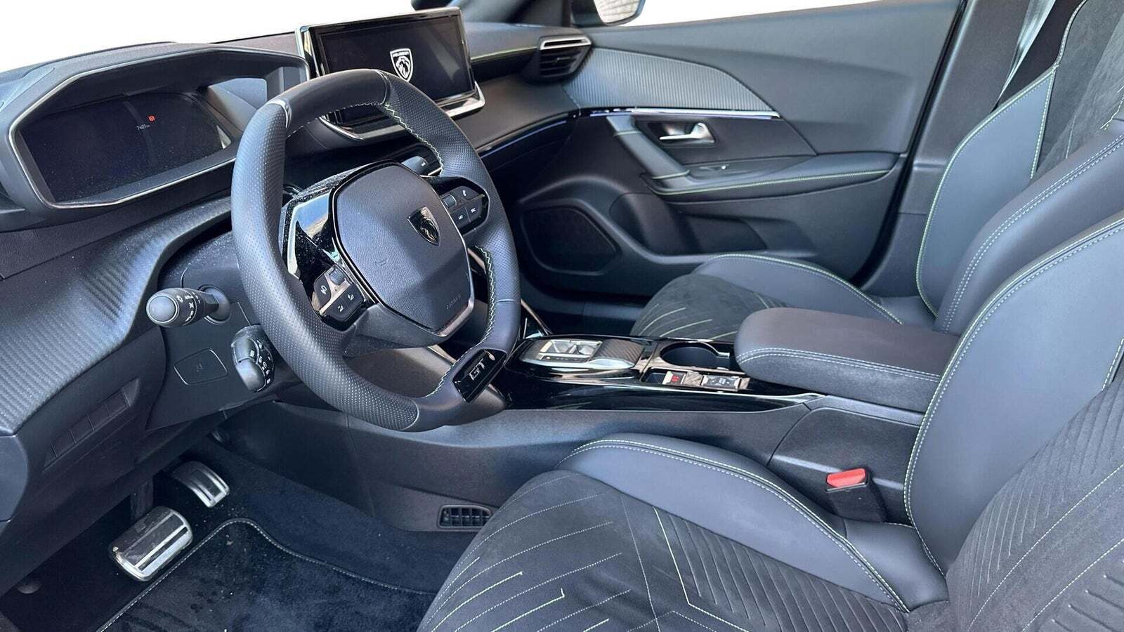 Peugeot e-2008 54 GT