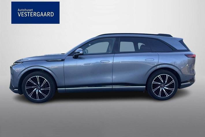 Grå Xpeng G9 fra 2023