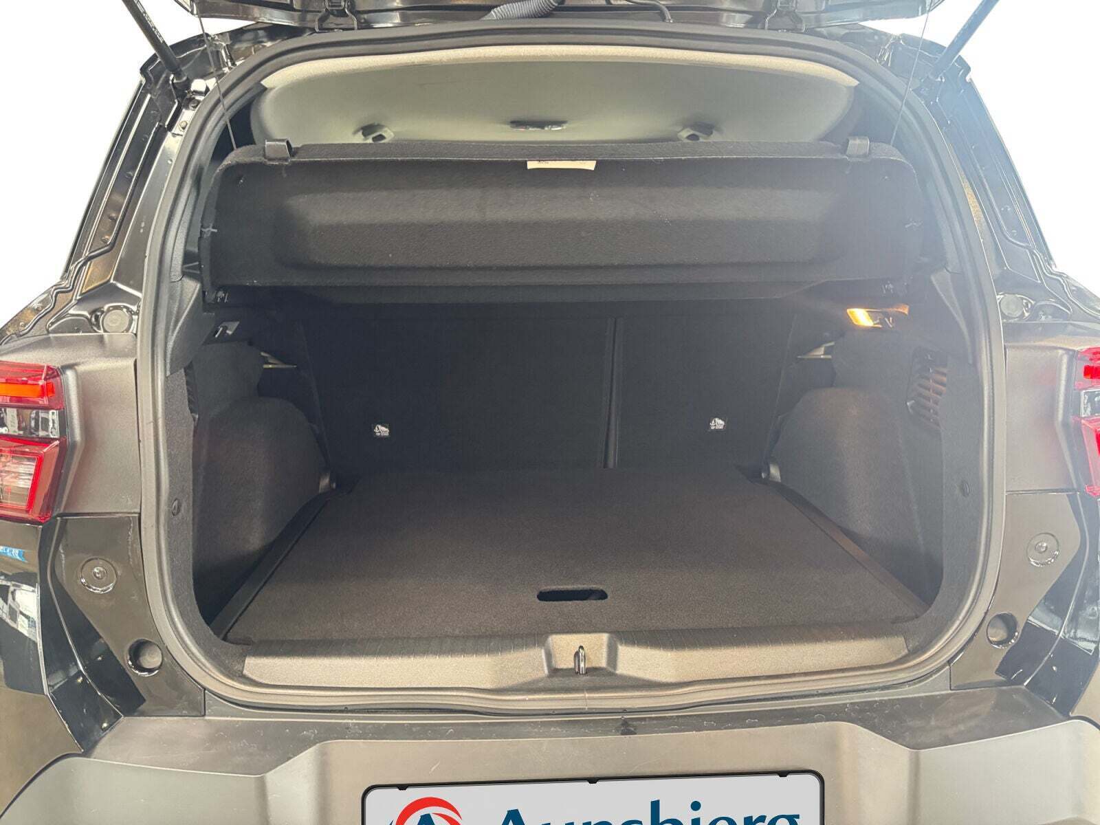 Sort Opel Frontera fra 2025