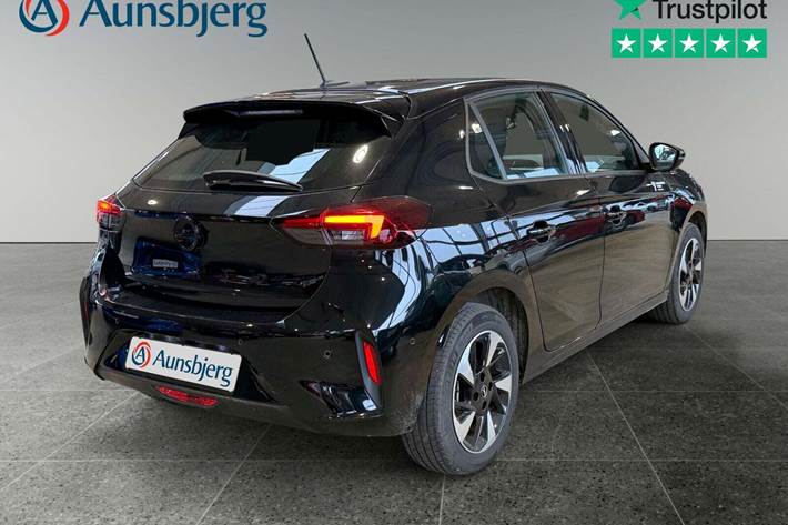 Sort Opel Corsa-e fra 2024