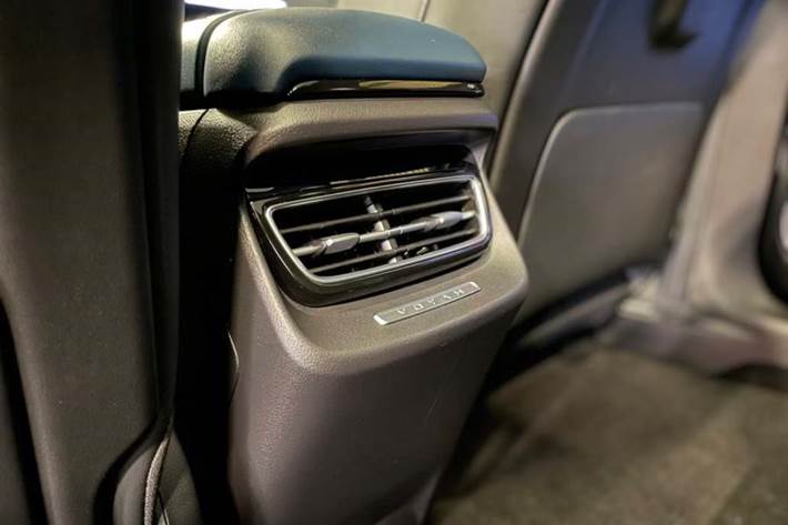 Sort Voyah Free fra 2024