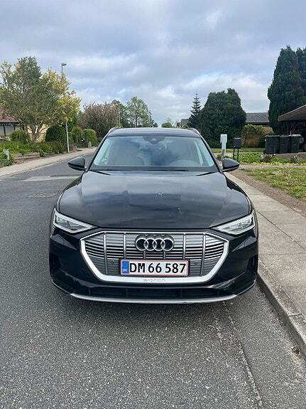 Sort Audi e-tron fra 2020