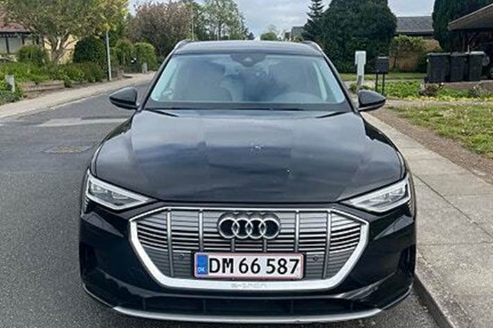 Sort Audi e-tron fra 2020