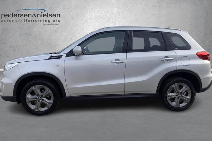 Sølv Suzuki Vitara fra 2018