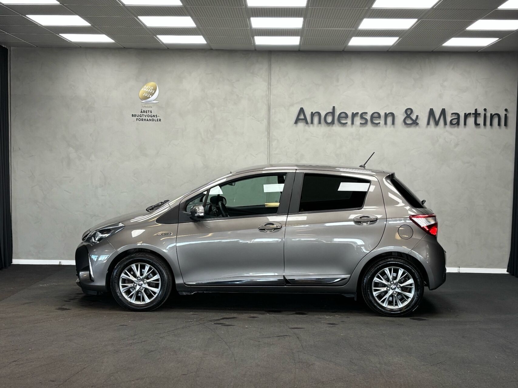 Toyota Yaris 1,5 Hybrid H2 Premium E-CVT 100HK 5d Trinl. Gear