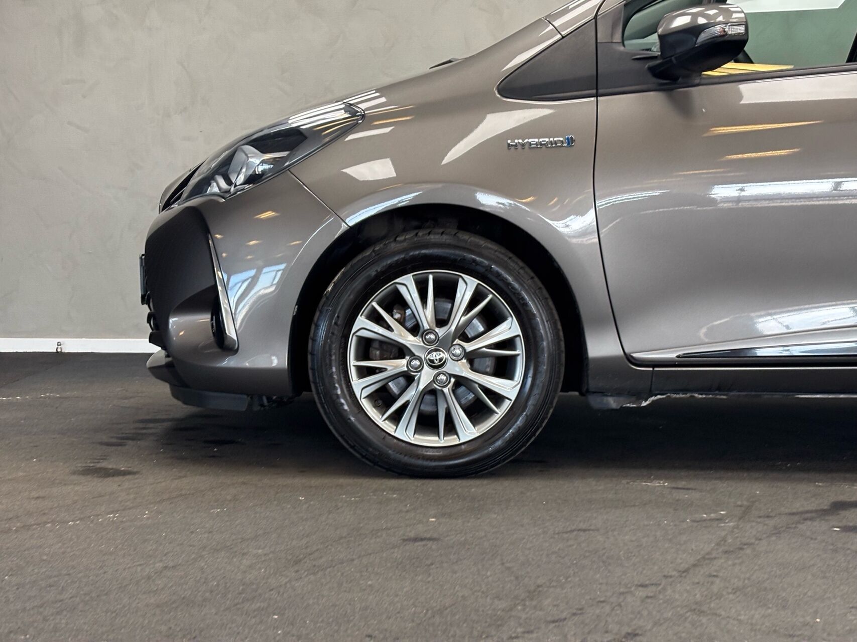 Toyota Yaris 1,5 Hybrid H2 Premium E-CVT 100HK 5d Trinl. Gear