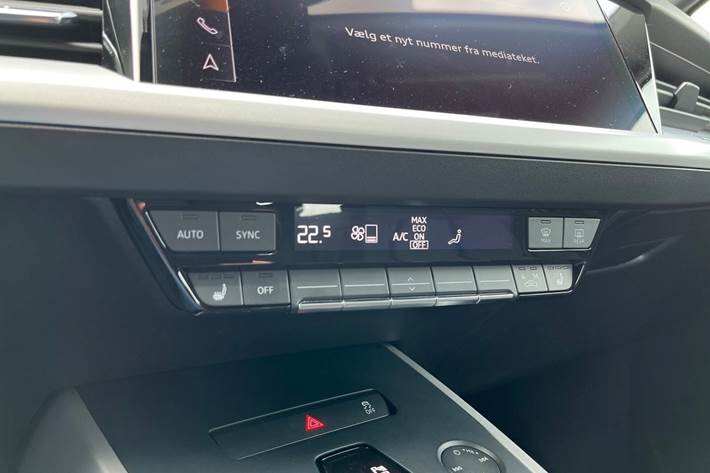 Grå Audi Q4 fra 2024