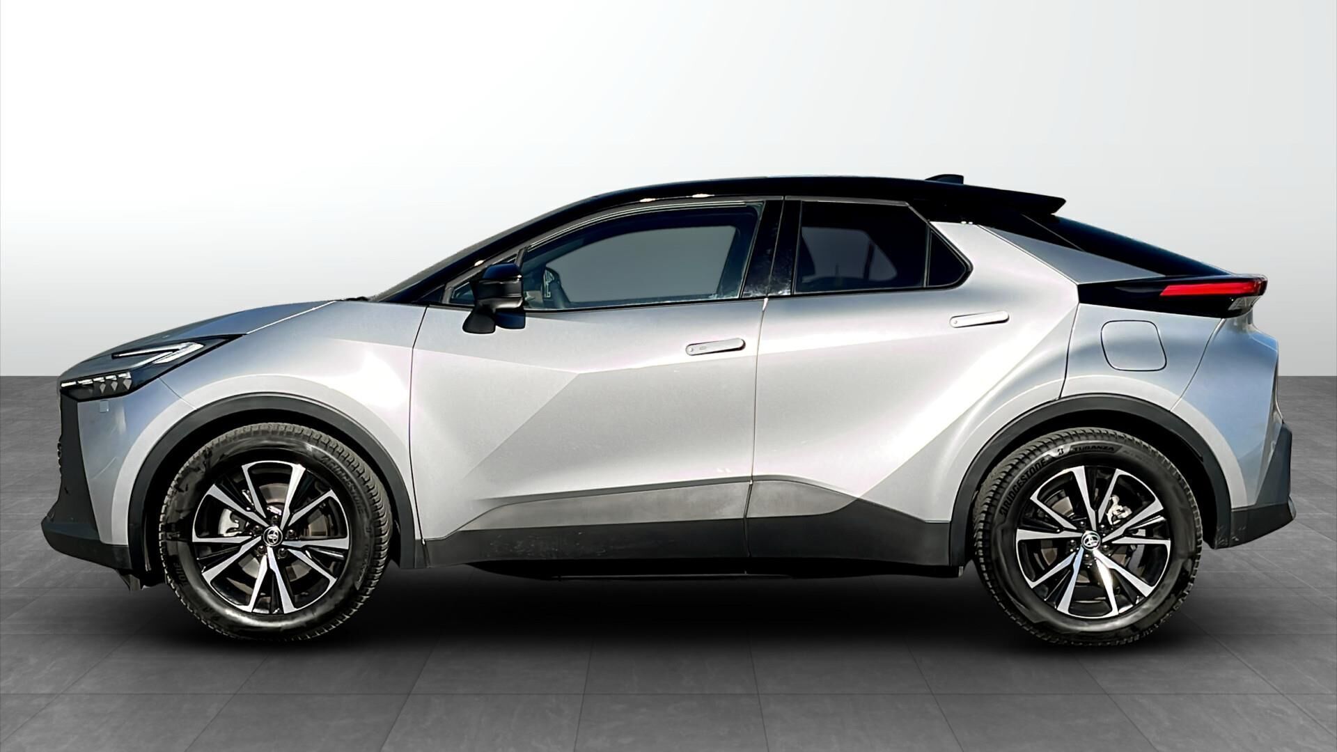 Toyota C-HR 2,0 Plugin-hybrid Style Smart Bi-tone E-CVT 223HK 5d Trinl. Gear