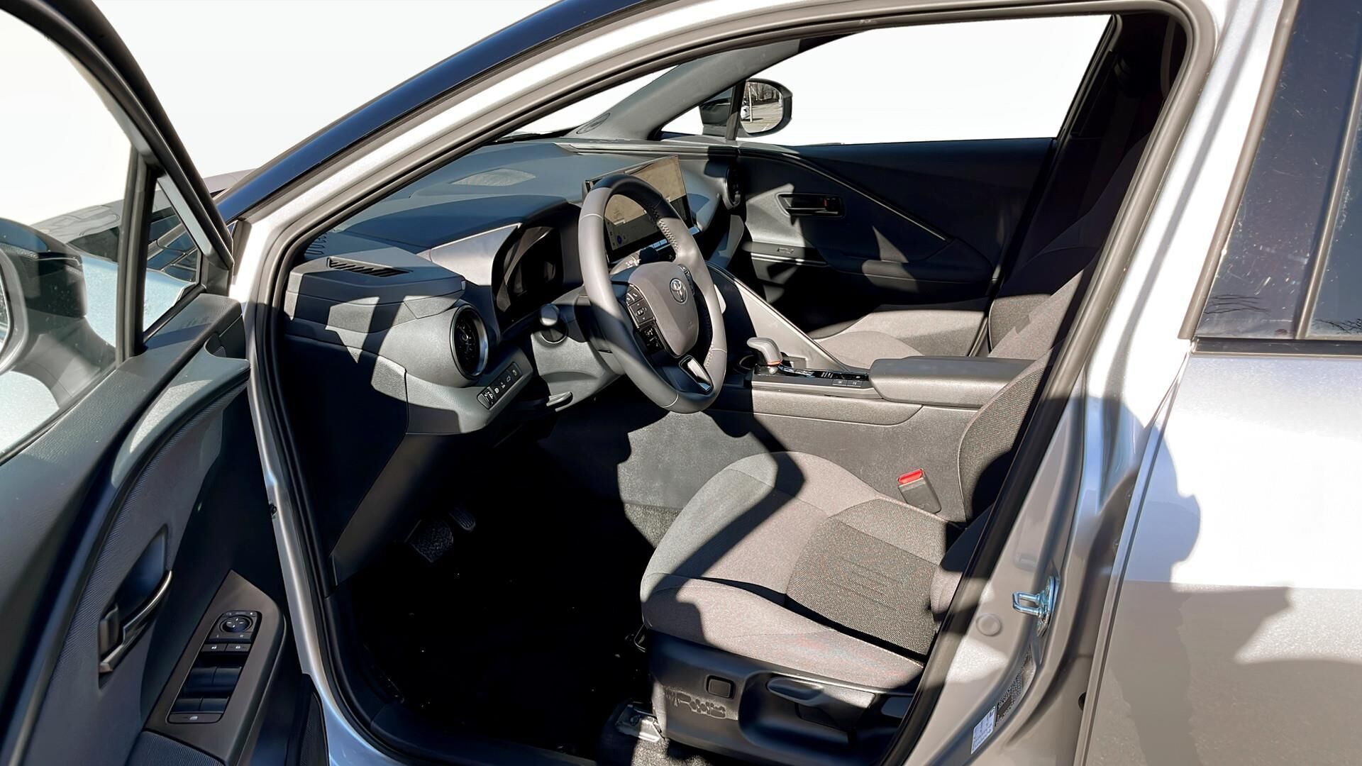 Toyota C-HR 2,0 Plugin-hybrid Style Smart Bi-tone E-CVT 223HK 5d Trinl. Gear