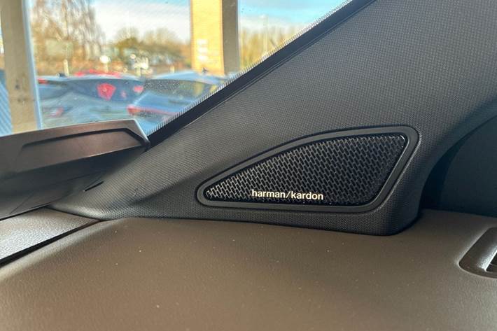 Sort VW Amarok fra 2025