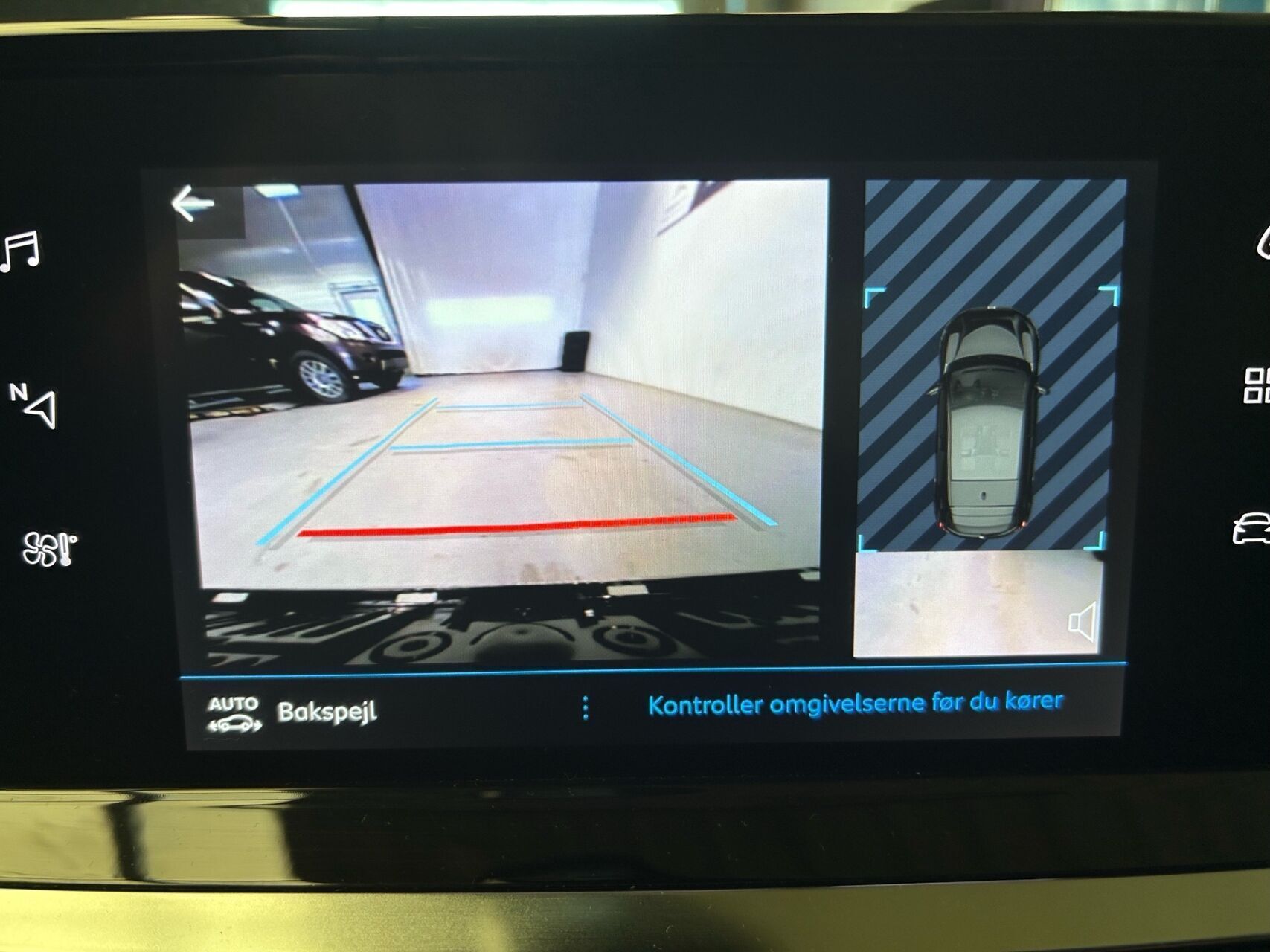 Sort Peugeot 208 fra 2023