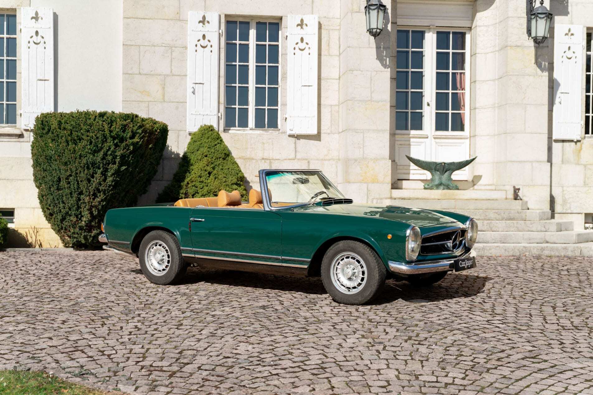 Grøn Mercedes 280 SL fra 1969
