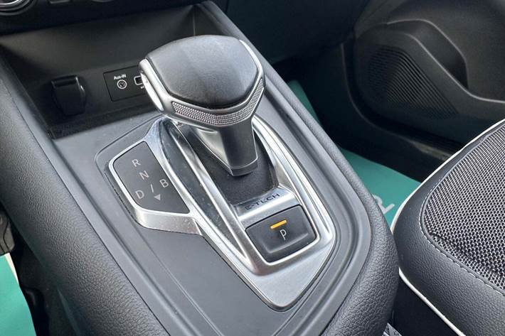 Hvid Renault Captur fra 2021