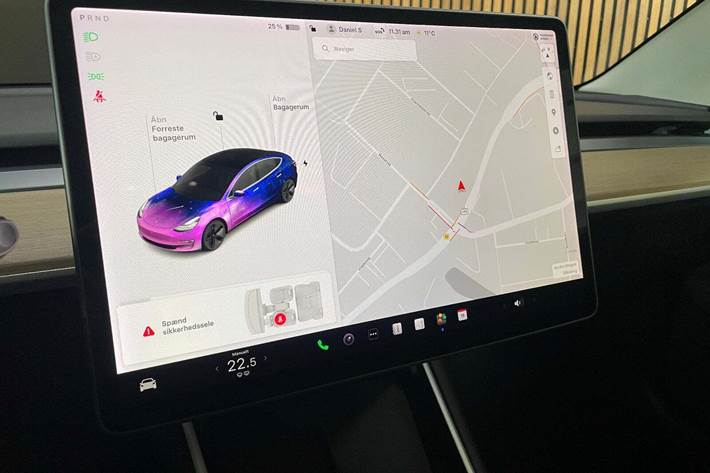 Sort Tesla Model 3 fra 2020