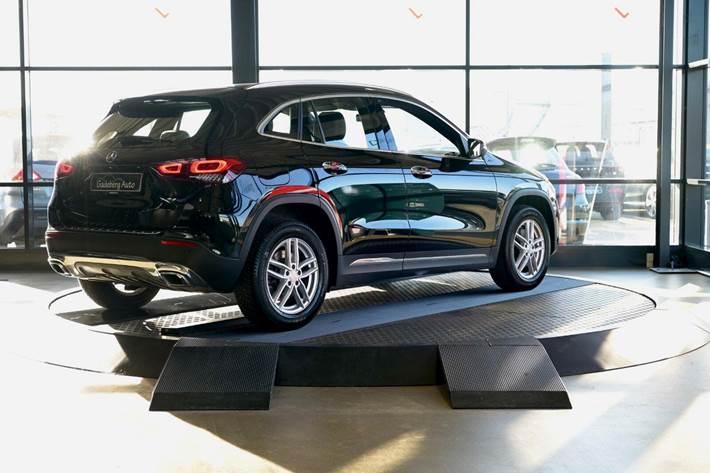 Sort Mercedes GLA250 e fra 2023