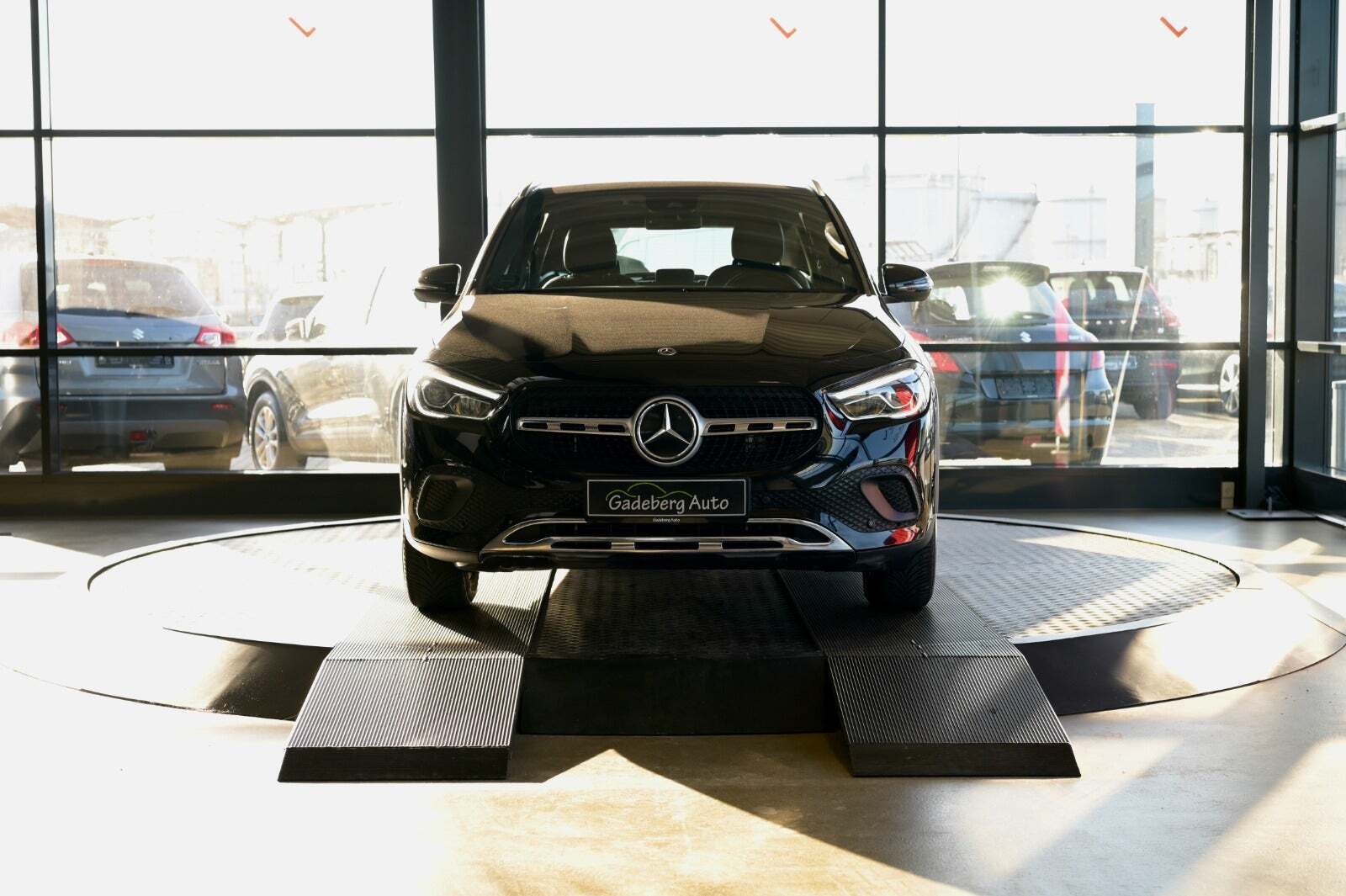 Sort Mercedes GLA250 e fra 2023