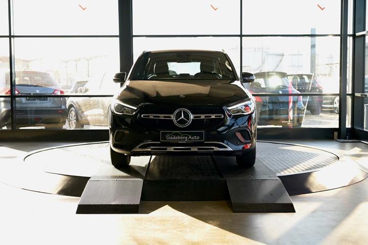 Sort Mercedes GLA250 e fra 2023