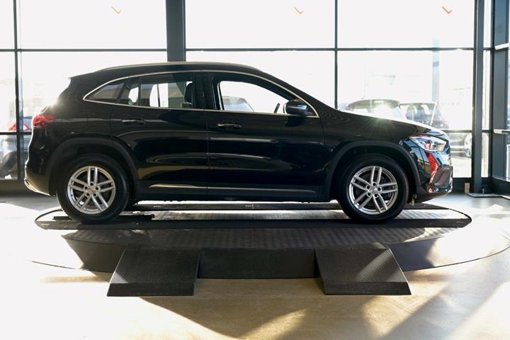Sort Mercedes GLA250 e fra 2023