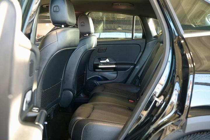 Sort Mercedes GLA250 e fra 2023