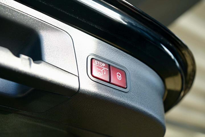 Sort Mercedes GLA250 e fra 2023