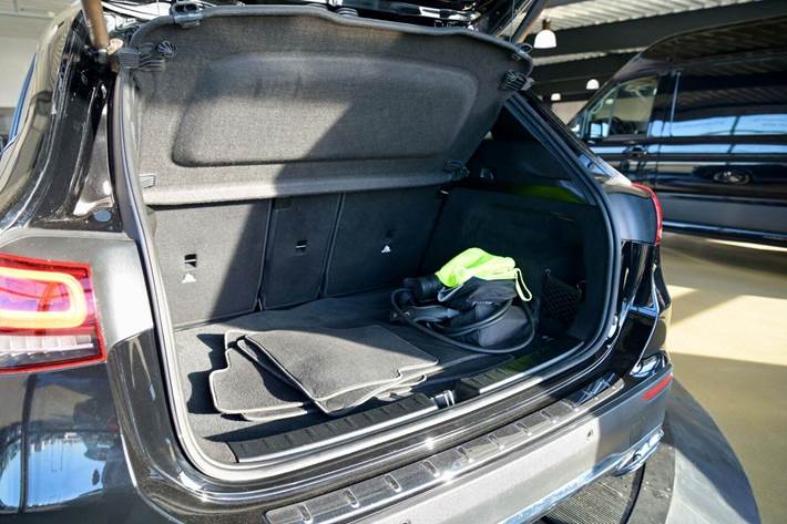 Sort Mercedes GLA250 e fra 2023