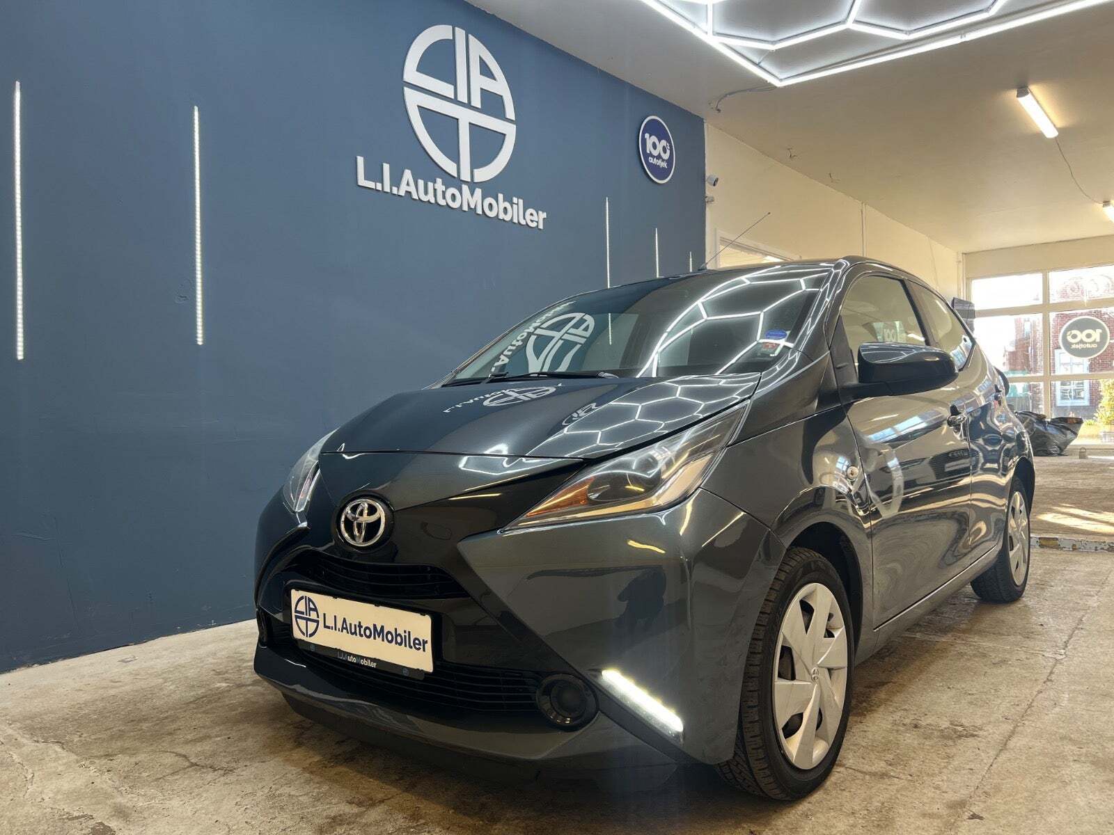 Toyota Aygo 1,0 VVT-i x-play x-shift