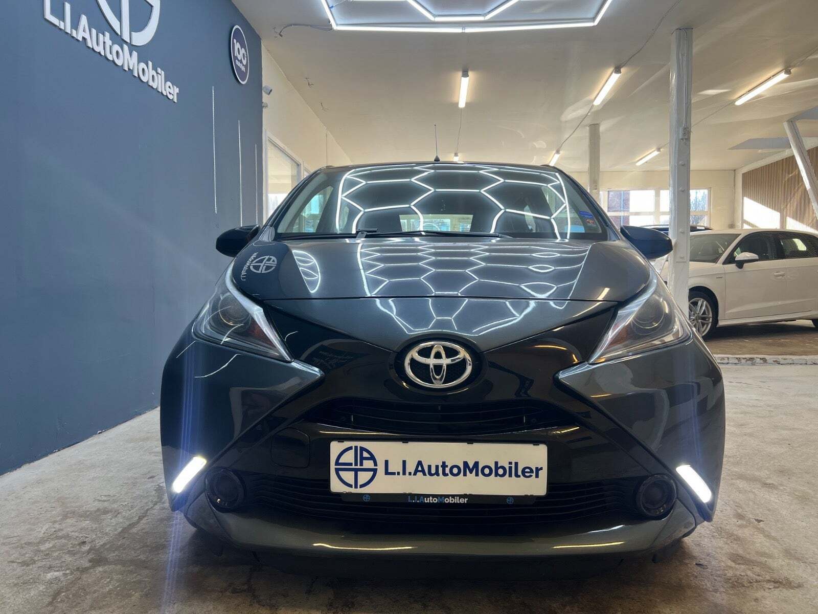 Toyota Aygo 1,0 VVT-i x-play x-shift