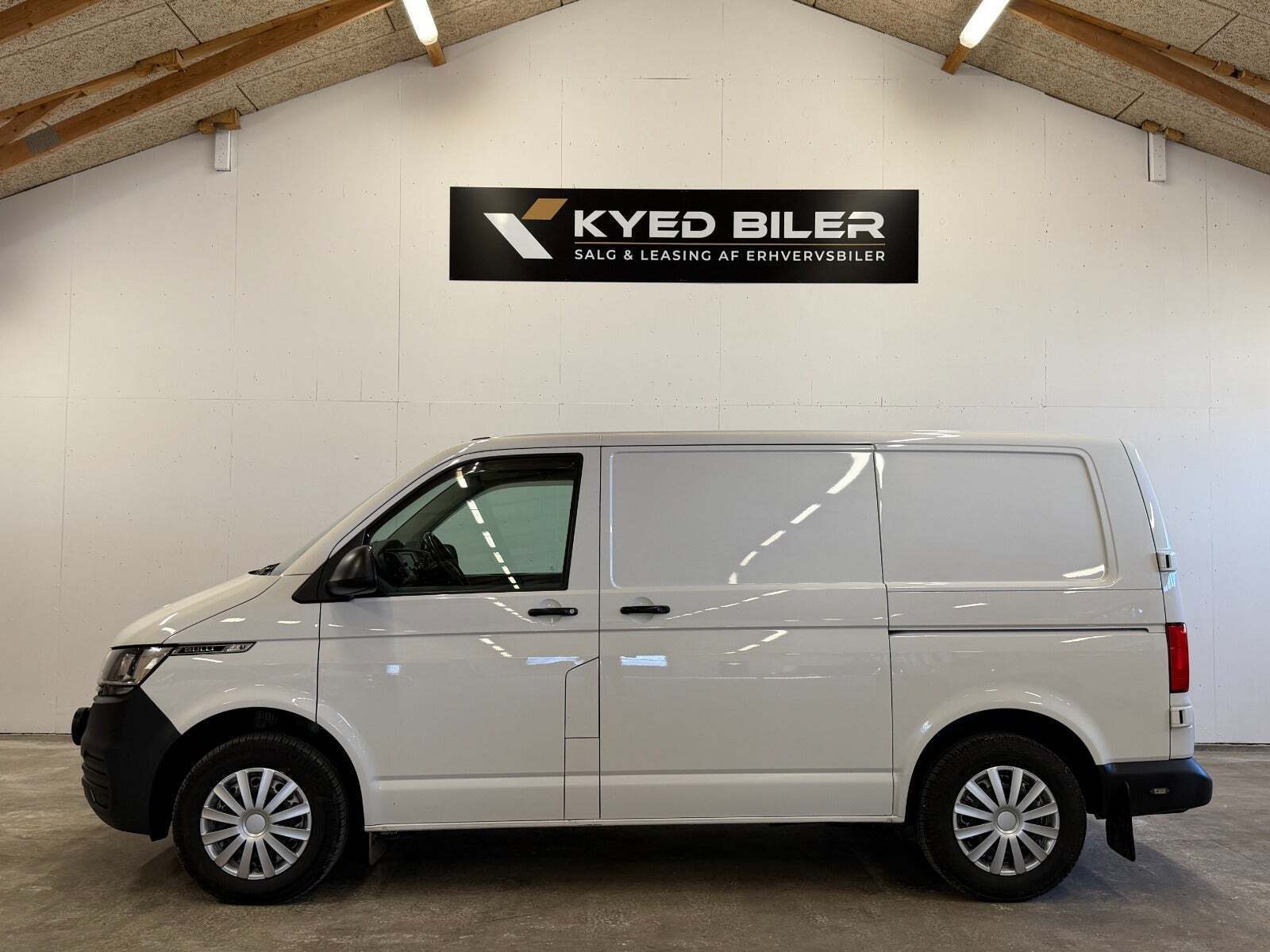 VW Transporter 2,0 TDi 150 Kassevogn DSG kort