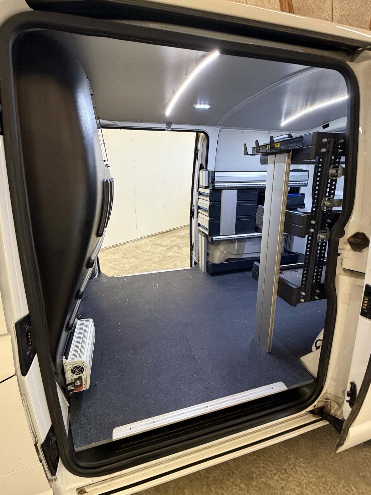 VW Transporter 2,0 TDi 150 Kassevogn DSG kort