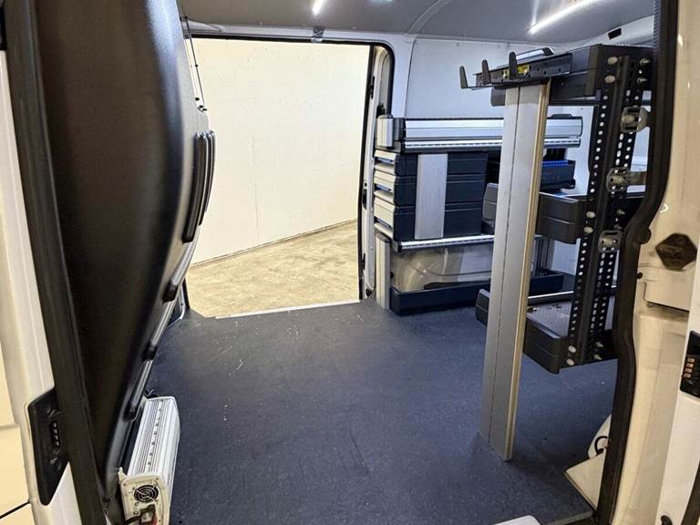 VW Transporter 2,0 TDi 150 Kassevogn DSG kort