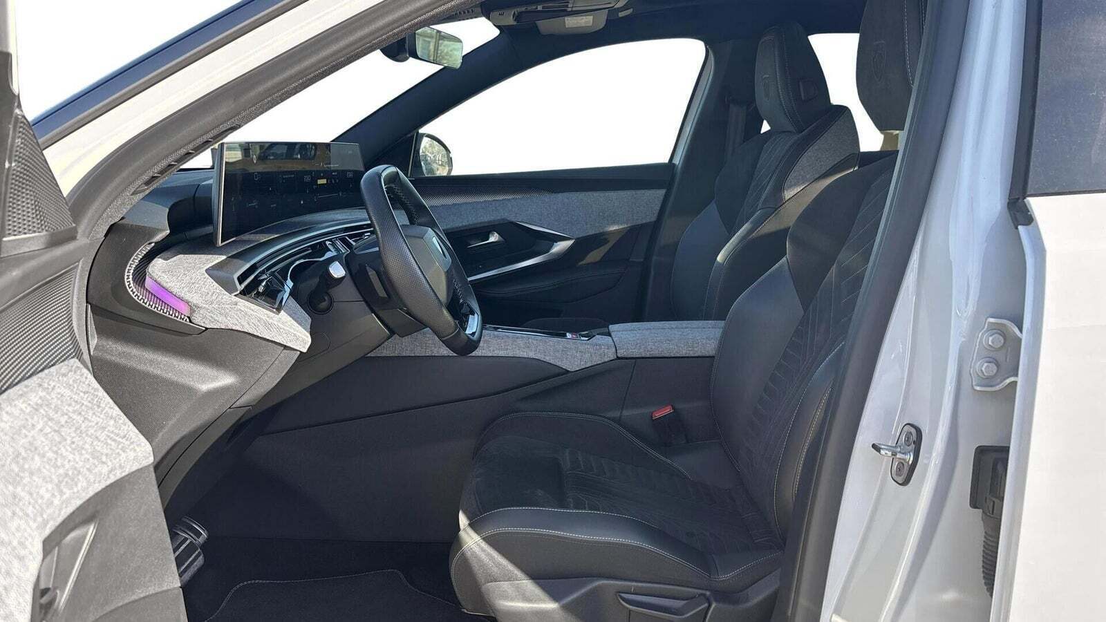 Peugeot e-3008 77 GT