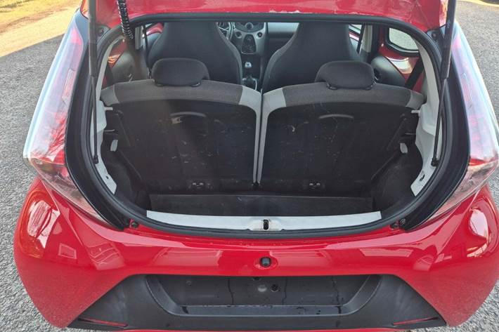 Grøn Toyota Aygo fra 2014