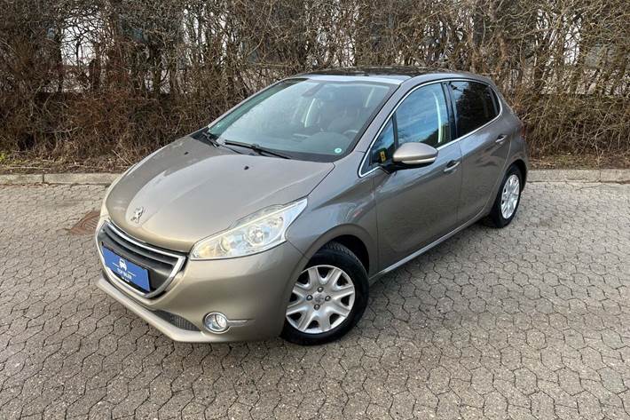 undefined Peugeot 208 fra 2015