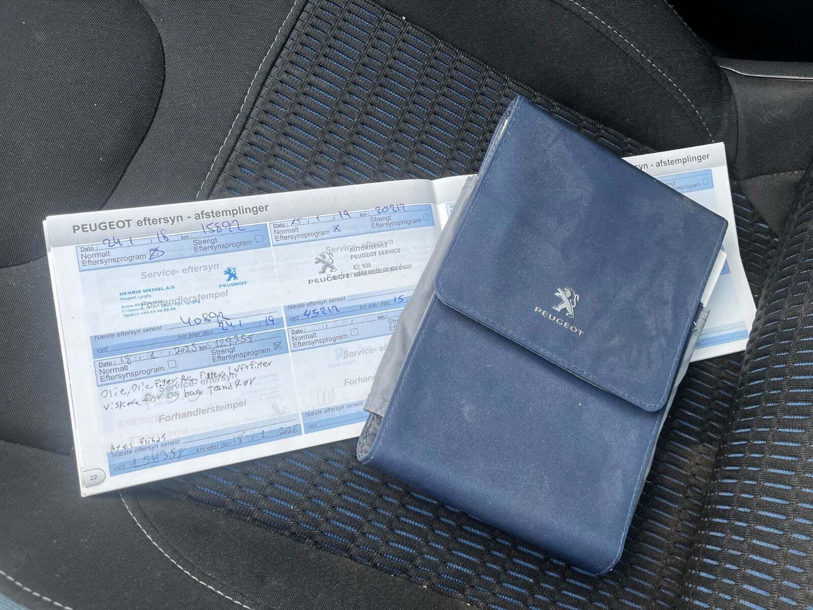 undefined Peugeot 208 fra 2015