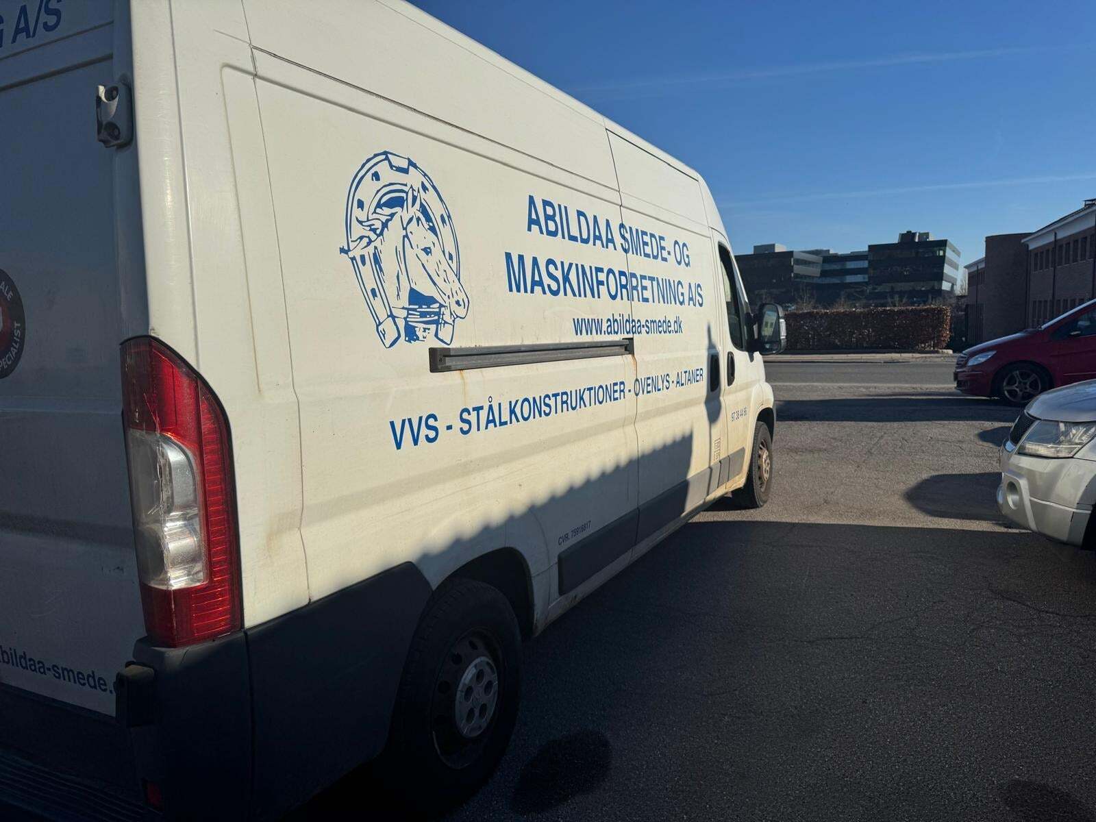 Peugeot Boxer 335 2,2 HDi 130 Kassevogn L3H2