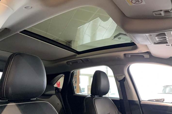 Grå Ford Kuga fra 2021