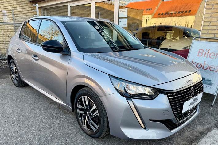 Sølv Peugeot 208 fra 2023