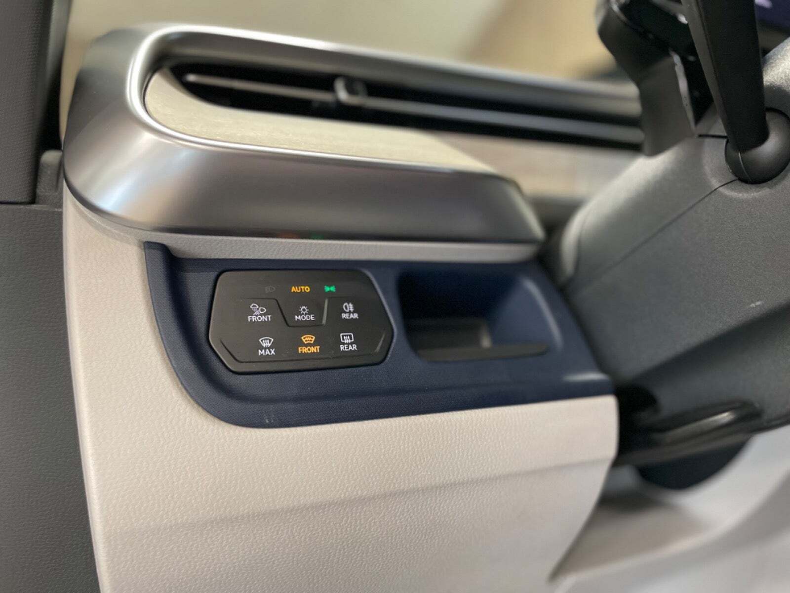 Sølv VW ID.Buzz fra 2025