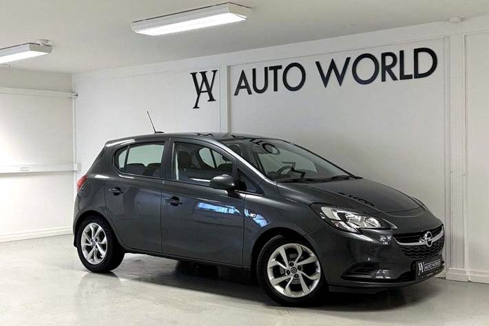 Grå Opel Corsa fra 2017
