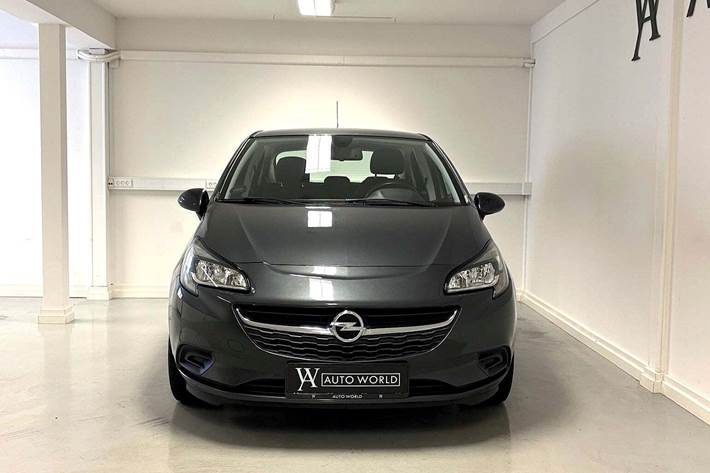 Grå Opel Corsa fra 2017