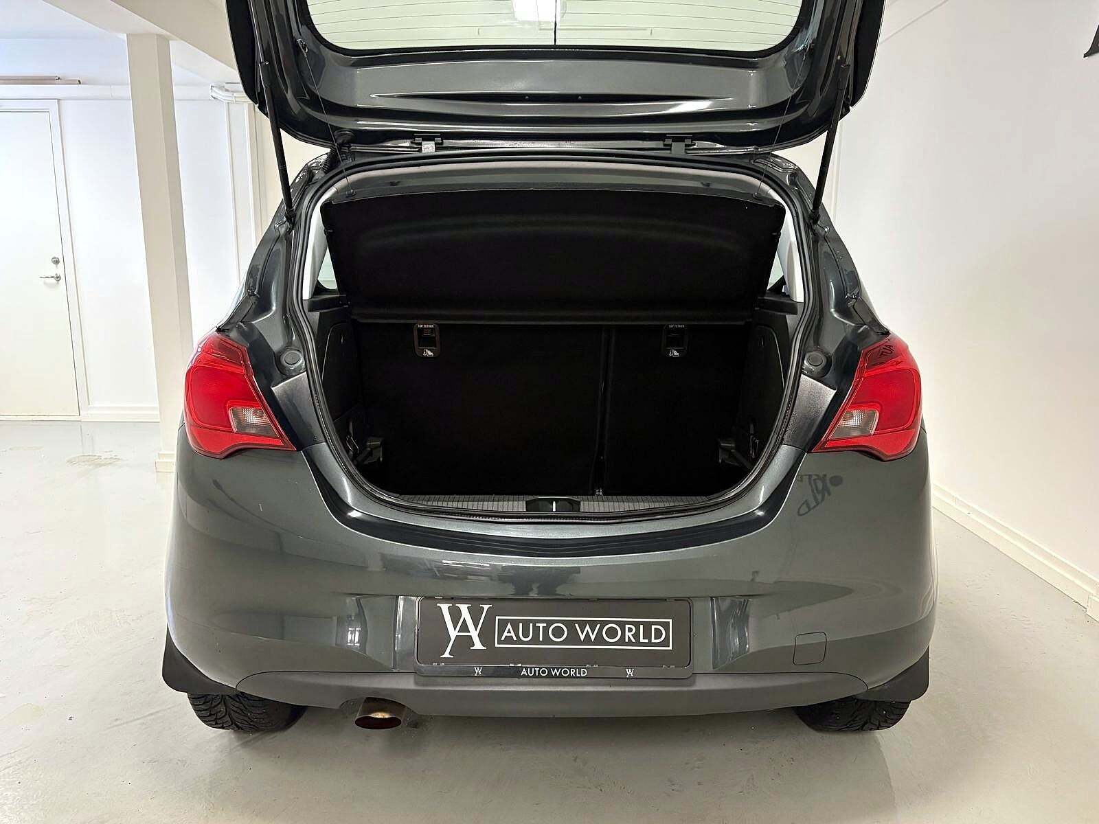 Grå Opel Corsa fra 2017