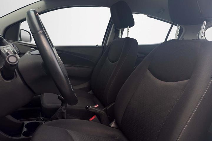 Hvid Opel Karl fra 2016