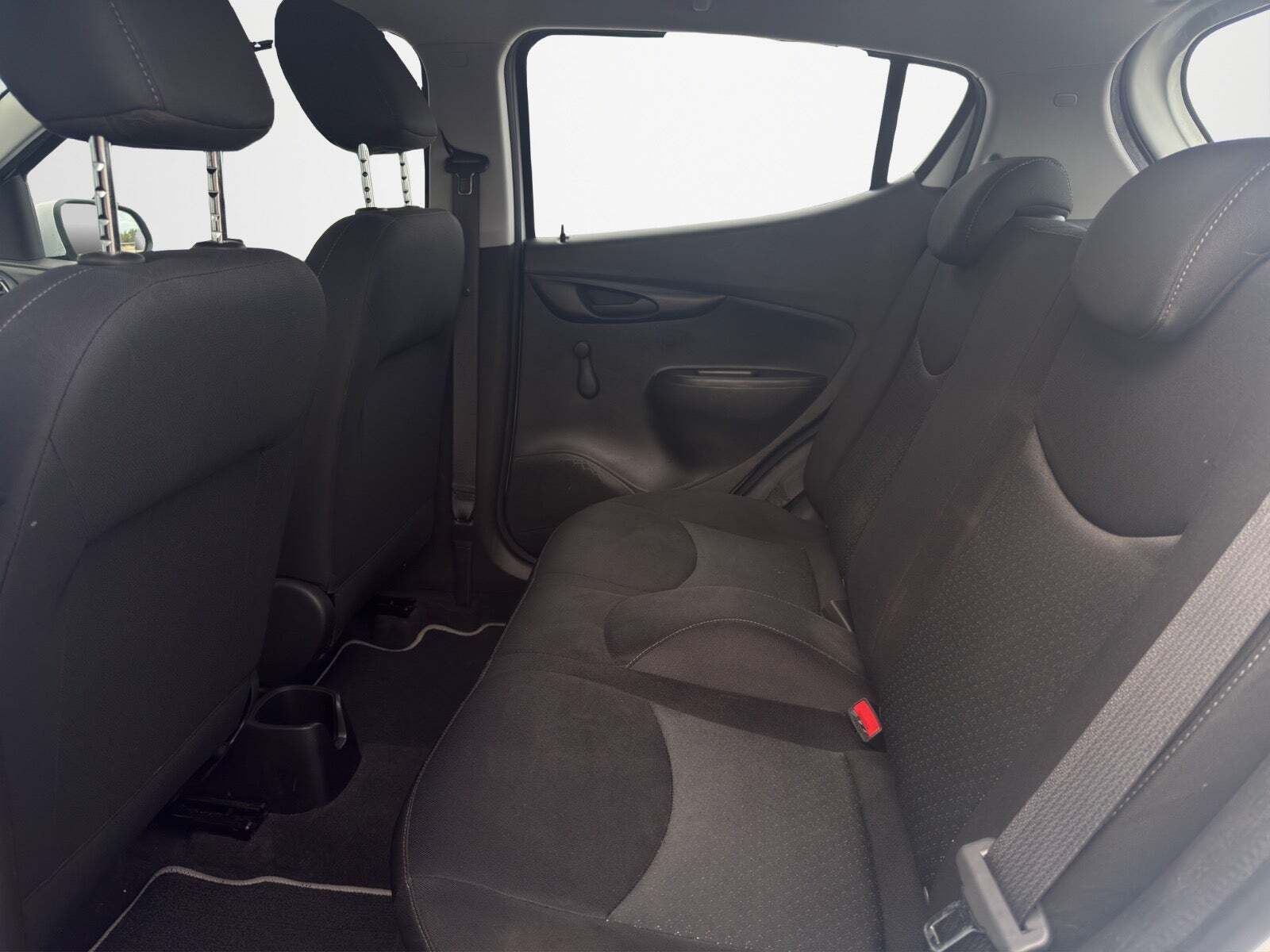 Hvid Opel Karl fra 2016