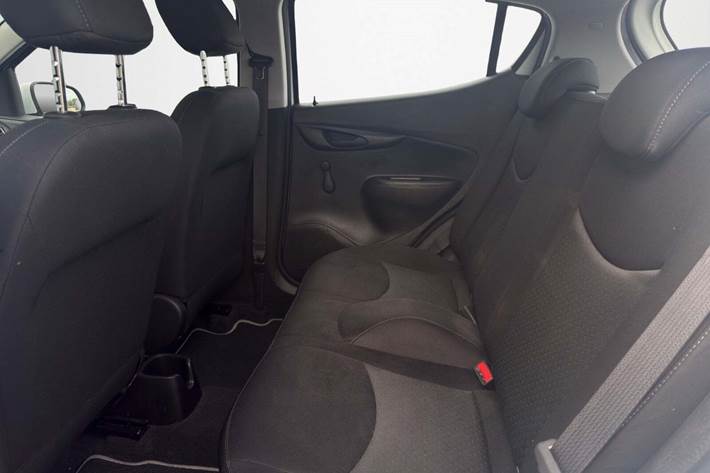 Hvid Opel Karl fra 2016