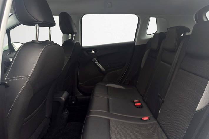 Hvid Peugeot 2008 fra 2017