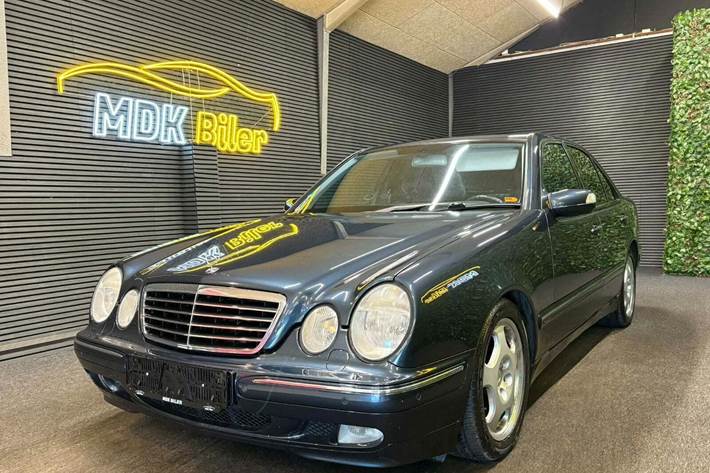 undefined Mercedes E430 fra 2000 set udefra