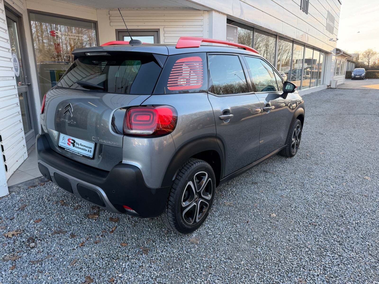 Grå Citroën C3 Aircross fra 2018