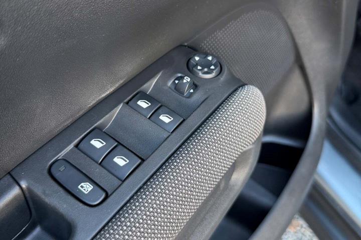 Grå Citroën C3 Aircross fra 2018